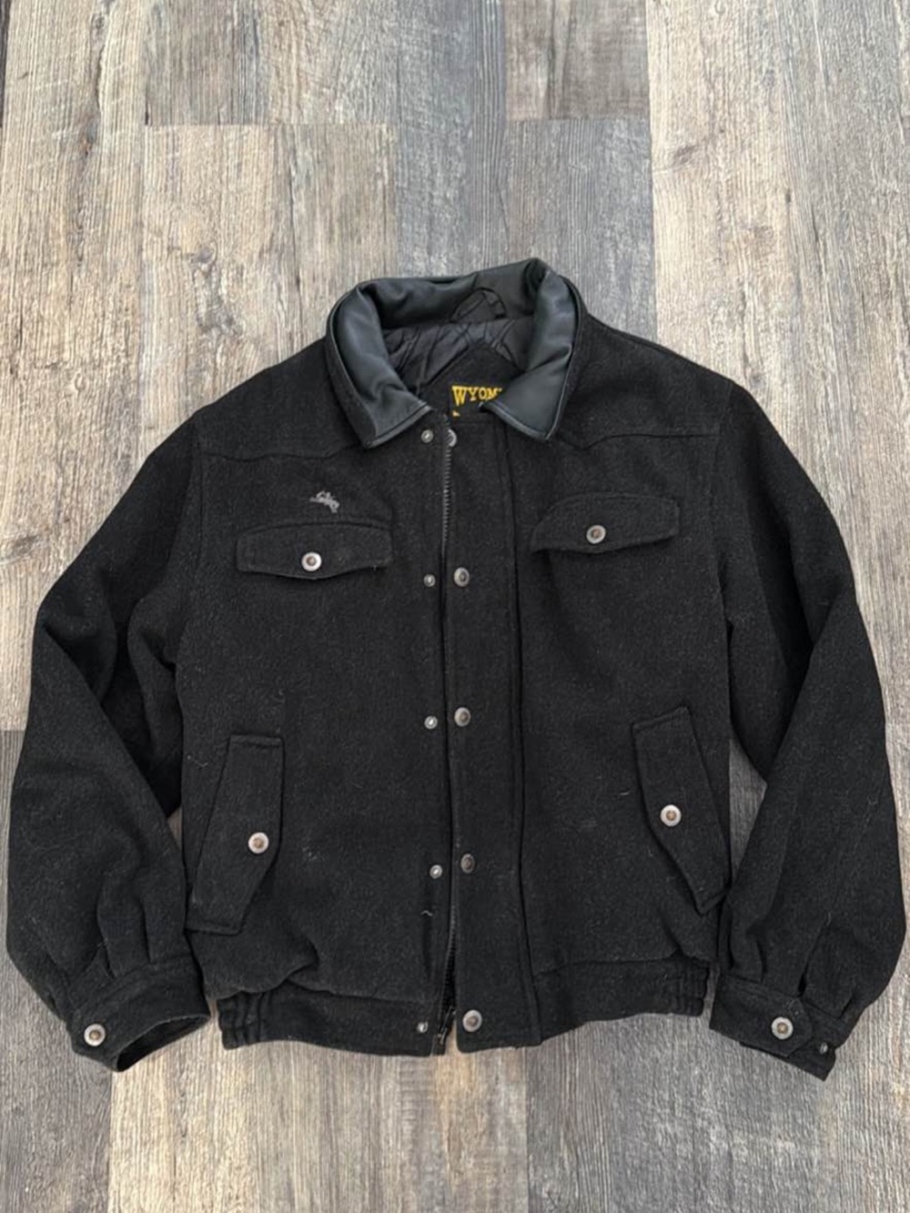 Wyoming Traders Black Wool-Blend Men’s Jacket with Leather Collar
